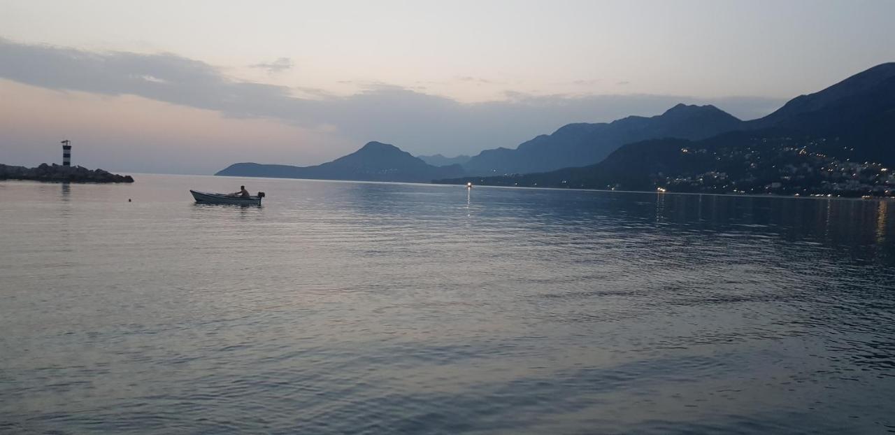 Apartman Na Najboljoj Lokaciji , Nedaleko Od Plaze Bar Dış mekan fotoğraf